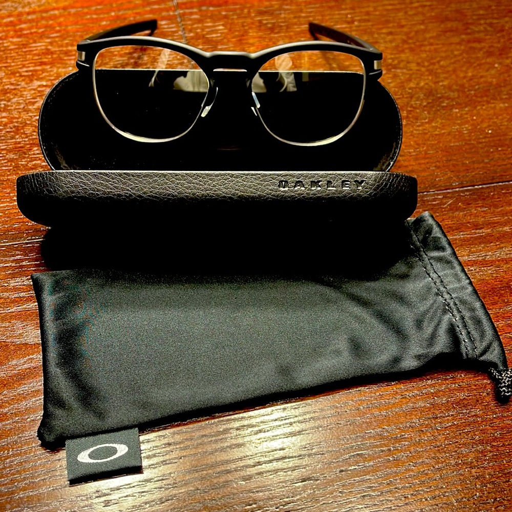 Oakley Eyeglasses - Brand New/Never Worn (NWOT) RX Ready with Latch Key.